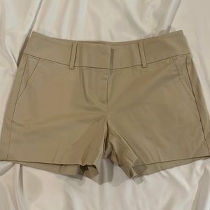 Ann Taylor Signature Chino Khaki Shorts Size 6P Flat Front 3.5 Inch inseam ..